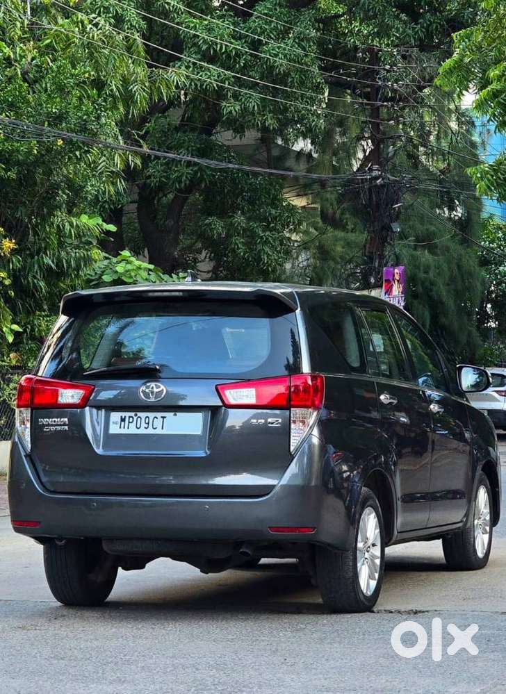 Toyota Innova Crysta 2.8z Automatic, 2016
