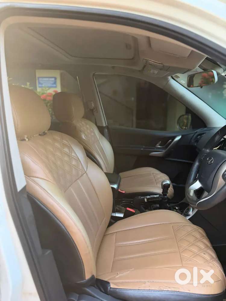 Mahindra Xuv500 W9 Diesel Manual Single Owner Sunroof 2018 Model