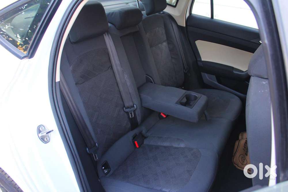 Skoda Slavia 1.0 Ambition Tsi, 2022, Petrol