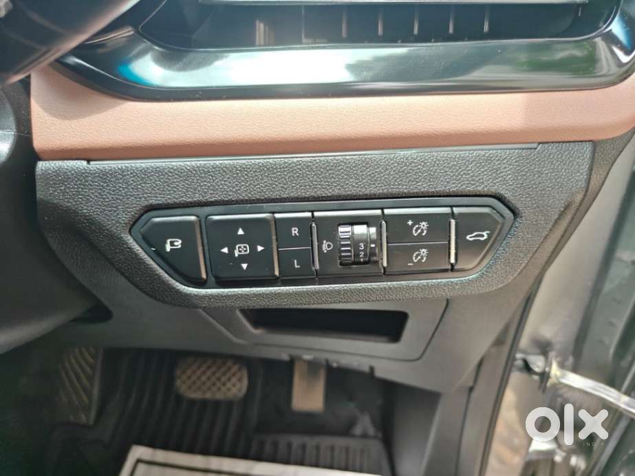 Mg Hector Plus Savvy Pro 1.5 Turbo Petrol Cvt 7 Str, 2024, Petrol