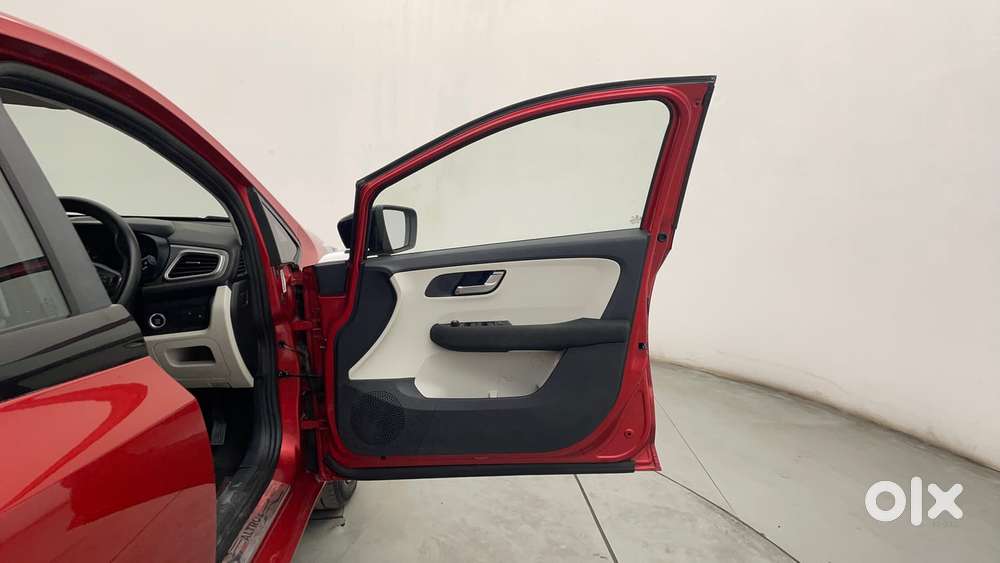 Tata Altroz Xz, 2022, Petrol