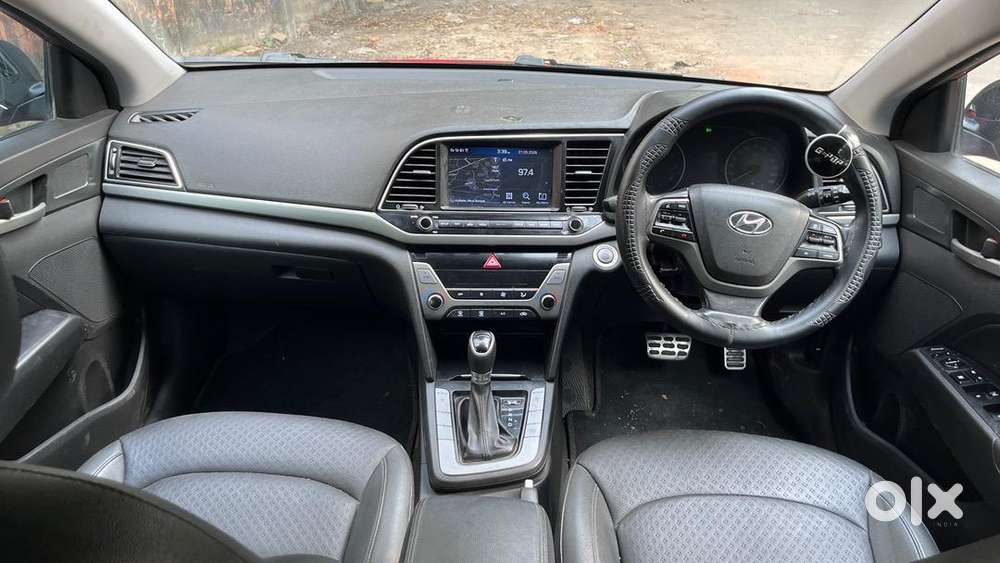 Hyundai Elantra 2016 Petrol Well Maintained