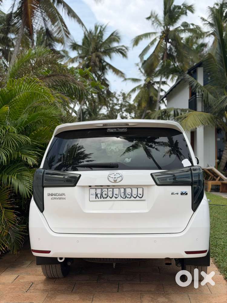Toyota Innova Crysta 2021 V 2.4 Diesel 7-seater | 1st Owner | 40000 Km