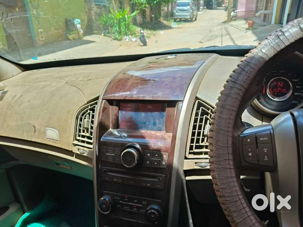 Mahindra Xuv 500 W8. Registration 2015.