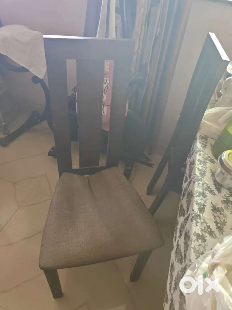 6 seater Dining table for sale in very less price