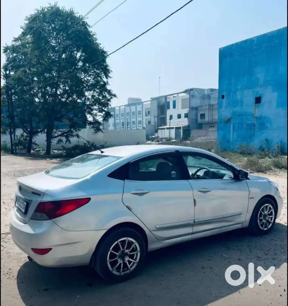 Hyundai Fluidic Verna 2011
