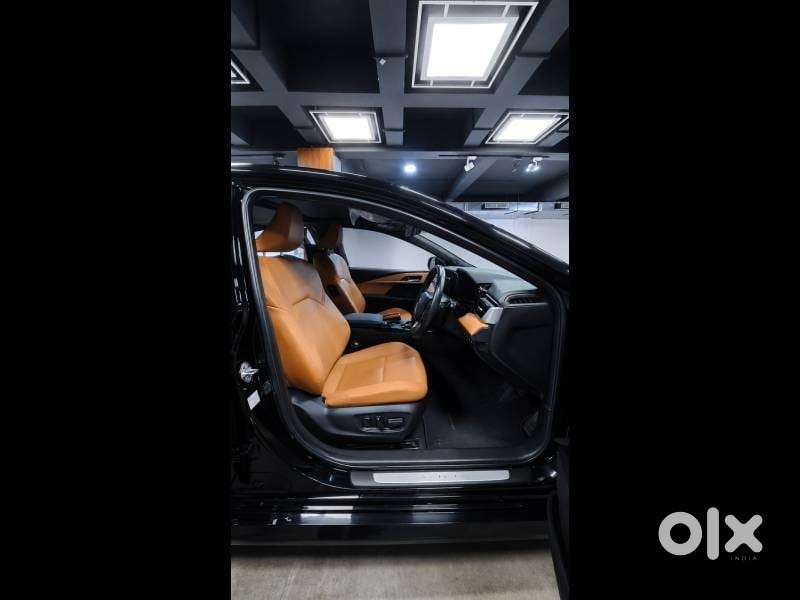 Toyota Camry Hybrid, 2025, Petrol