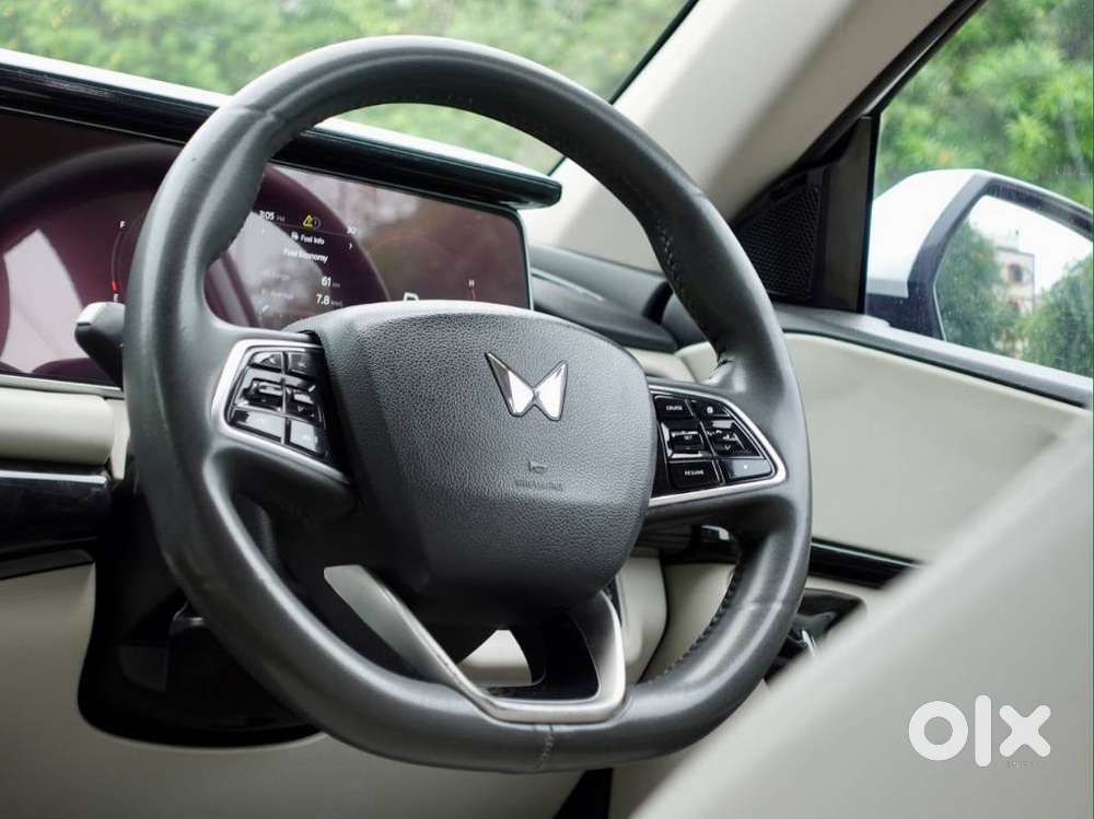 Mahindra Xuv700, 2023, Petrol