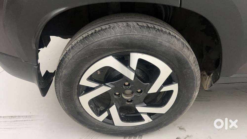 Nissan Magnite 1.0 Xv Premium Turbo Cvt, 2023, Petrol