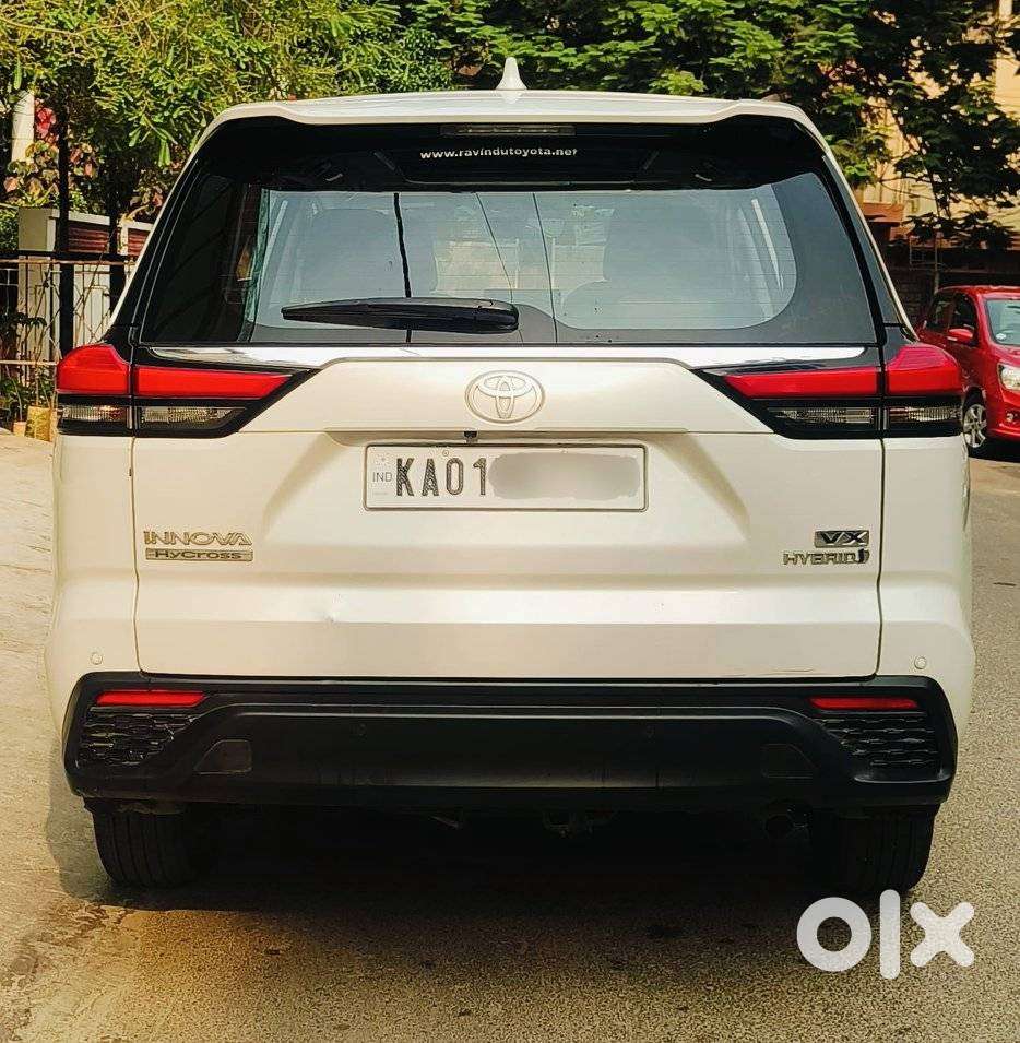 Toyota Innova Hycross 2.0 Vx (o) Hybrid 8 Str, 2024, Petrol