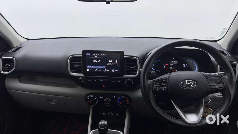 Hyundai Venue 1.2 S (o), 2024, Petrol