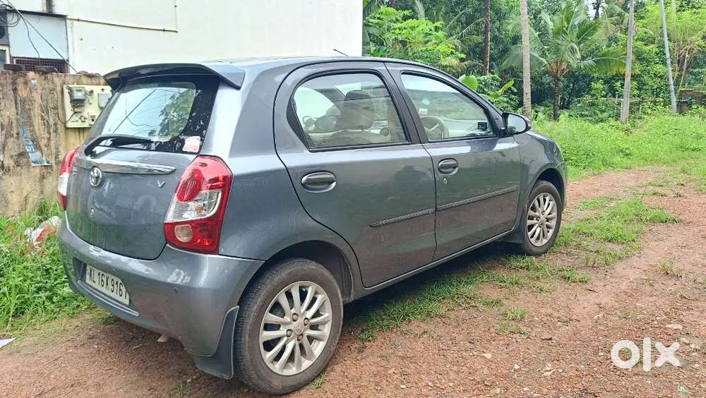 Toyota Etios Liva V Limited 2013