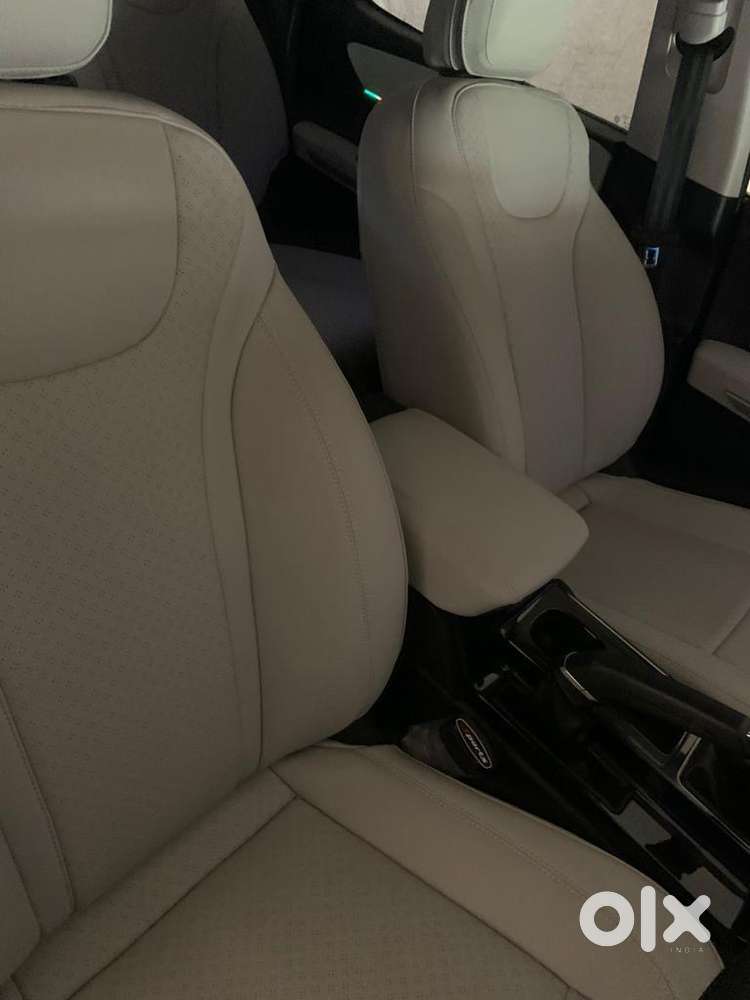 Mahindra Xuv700 Petrol 45000 Km Driven