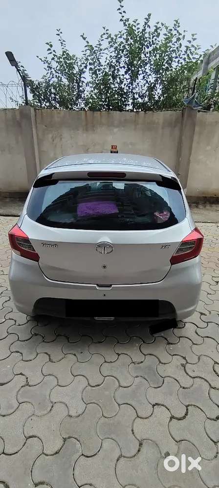 Tata Tiago 1.2 Revotron Xm, Petrol, Oct 19, Silver Colour