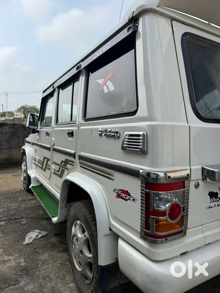 Mahindra Alturas G4 Diesel 15