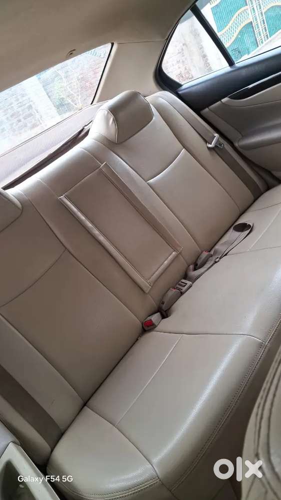 Ciaz Car Bechna H Jisko Bhi Lena Ho O Smirk Kre Focat Presan Na Kre Pl