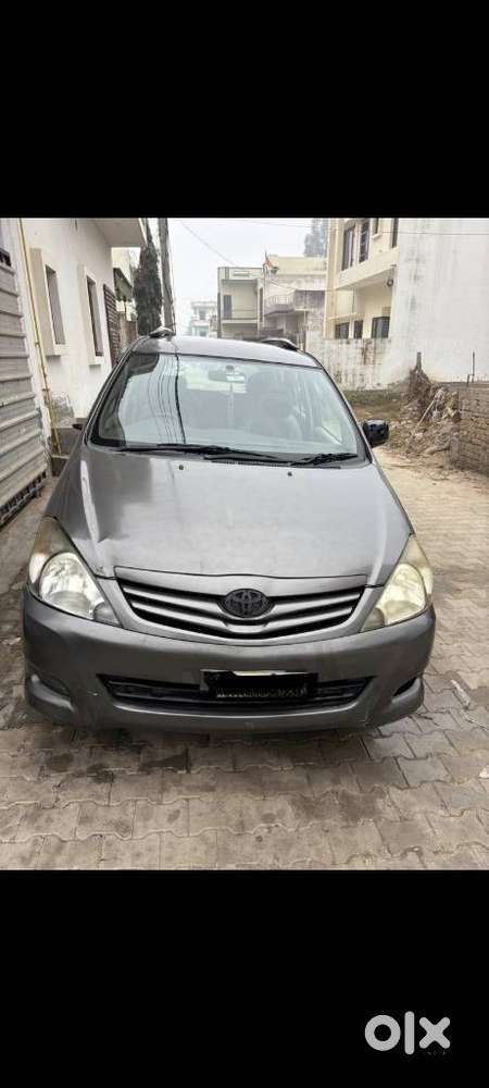 Toyota Innova 2.0 Gx 8 Seater Bs Iv, 2010, Diesel