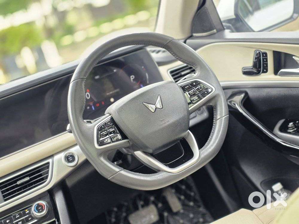 Mahindra Xuv700 2.2 Ax 7 Diesel At Luxury Pack Str, 2023, Diesel