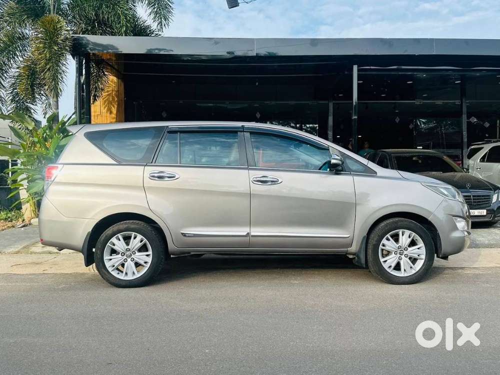 Toyota Innova Crysta 2.8z Automatic, 2017, Diesel