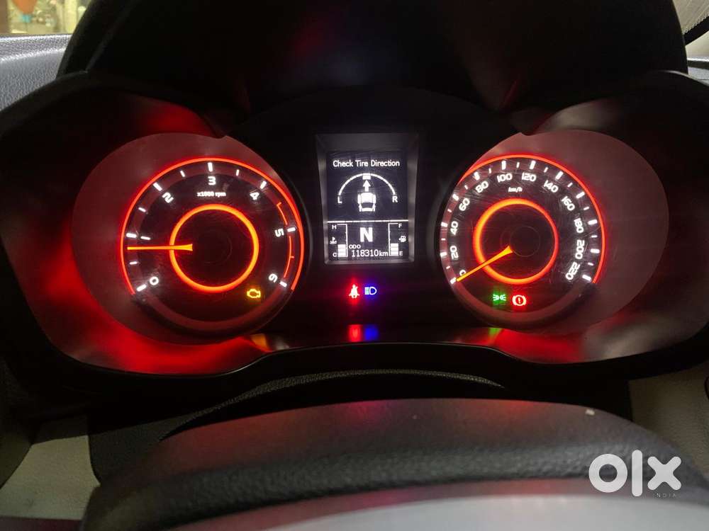 Mahindra Xuv300 W8 Amt Diesel, 2020, Diesel