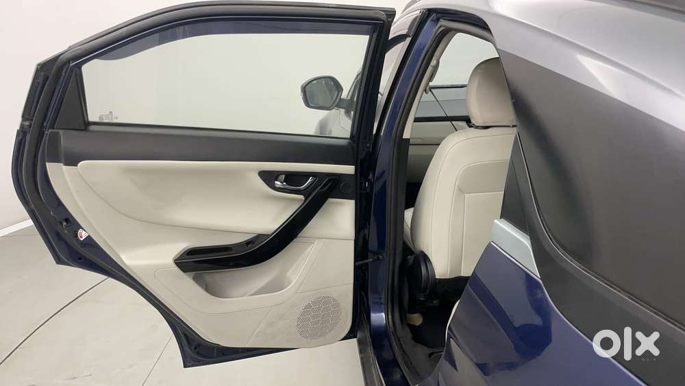 Tata Nexon 1.2 Revotron Xz Plus Premium Dual Tone, 2022, Petrol