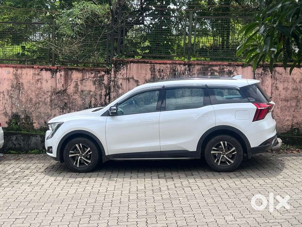 Mahindra Xuv700 Petrol Mt-2023