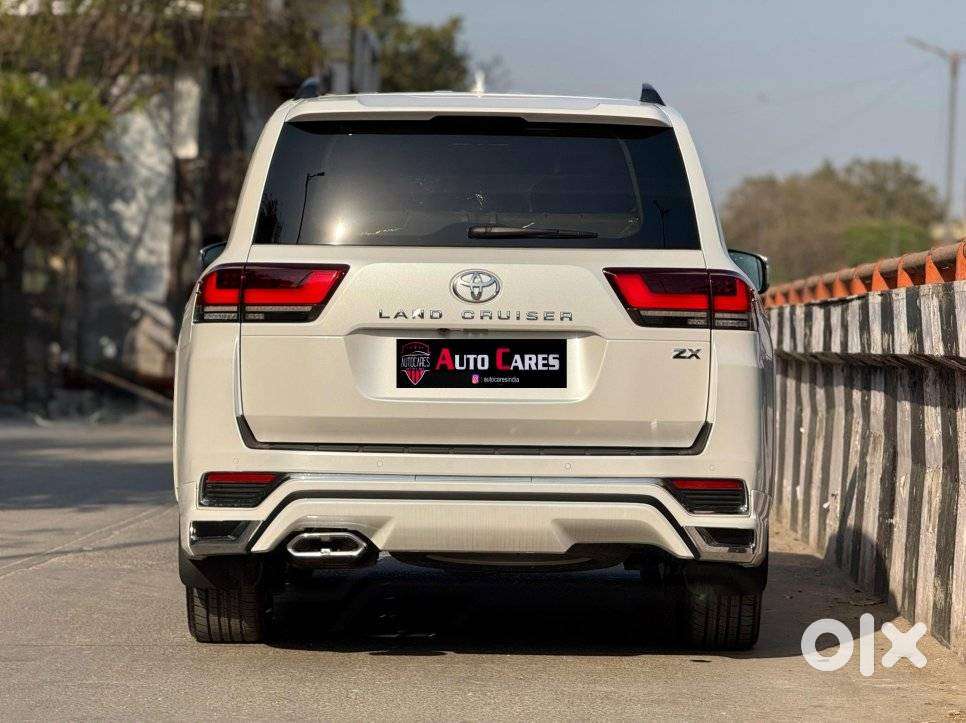 Toyota Land Cruiser Zx Petrol, 2025, Petrol