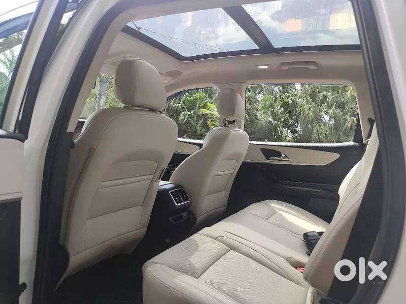 2022 Mahindra Xuv700