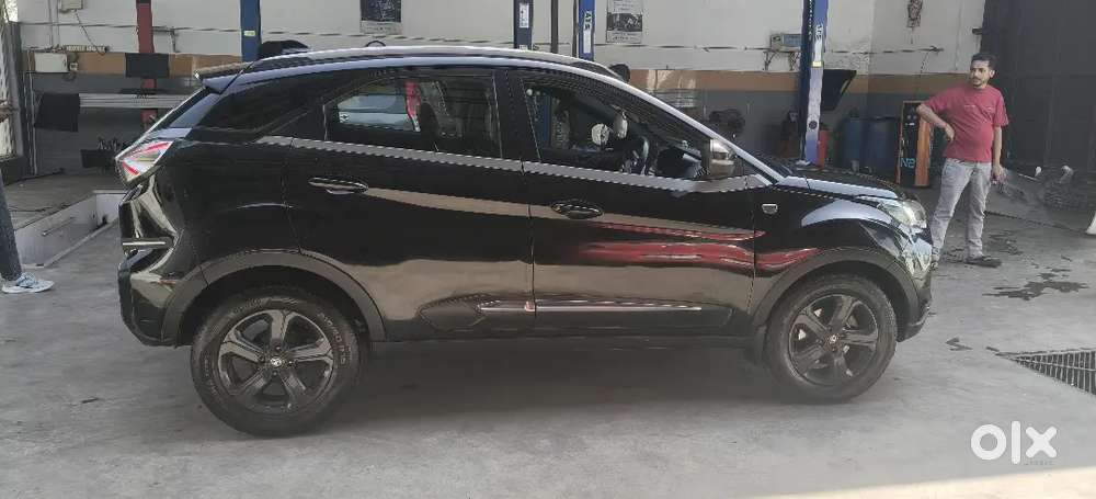 Tata Nexon Too Model Diesel Dark Edition