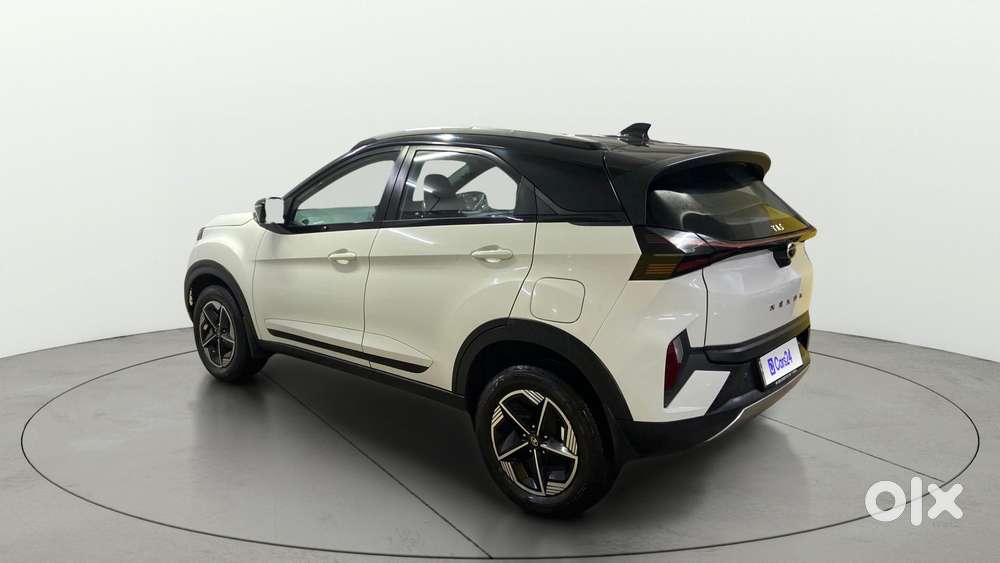 Tata Nexon Fearless Plus S Purple 1.5 Revotorq Diesel 6amt Dual Tone..
