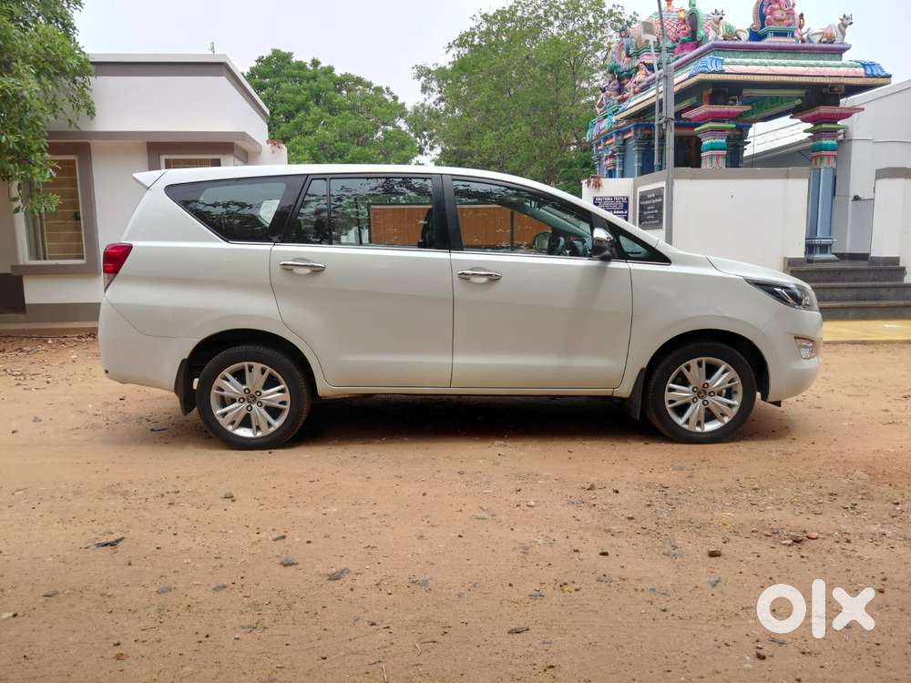 Toyota Innova Crysta 2.8z Automatic, 2016, Diesel
