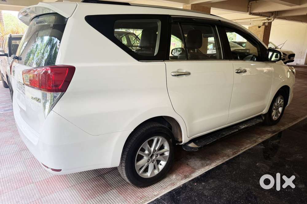 Toyota Innova Crysta 2.4 V 7 Str, 2017, Diesel