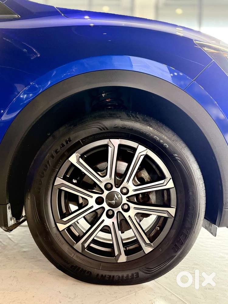 Mahindra Xuv700 2.0 Ax 7 Petrol At Luxury Pack Str, 2021, Petrol