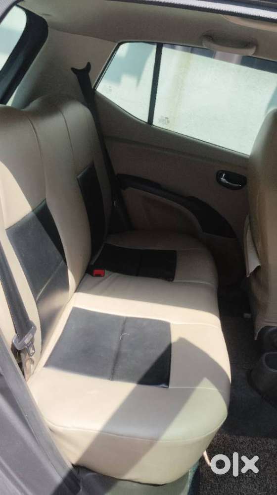 Hyundai I10 Sportz, 2016, Petrol