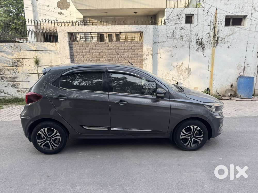Tata Tiago 1.2 Revotron Xt (o), 2023, Petrol