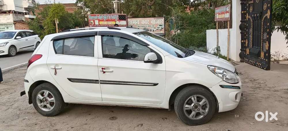 Hyundai I20 2012 Diesel Well Maintained No Problem In Car