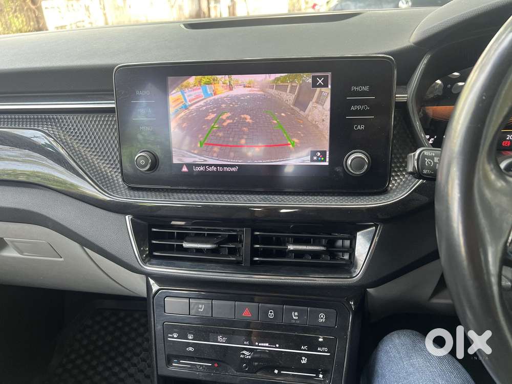 Skoda Kushaq 1.0 Tsi Style At, 2023, Petrol