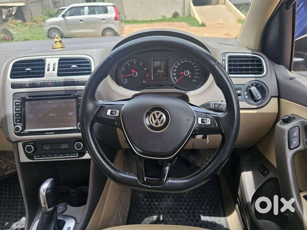 Volkswagen Vento 1.2 Tsi Highline At, 2015, Petrol