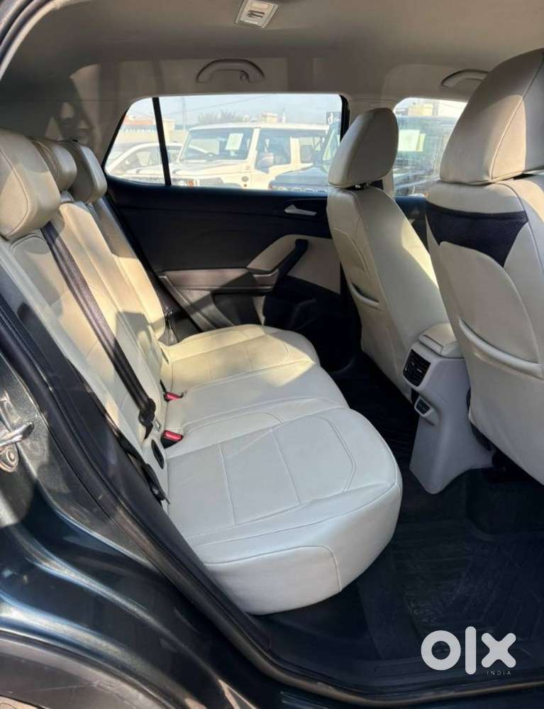 Volkswagen Taigun 1.0 Tsi Highline At, 2022, Petrol