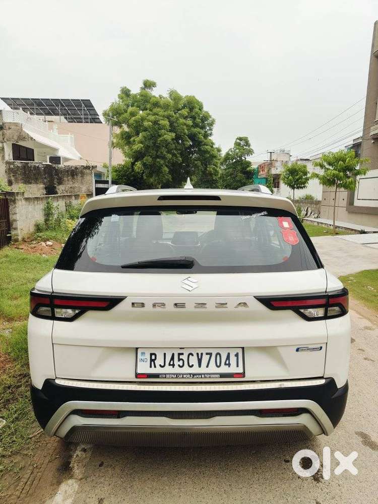 Maruti Suzuki Brezza 1.5 Zxi Smart Hybrid, 2023, Petrol