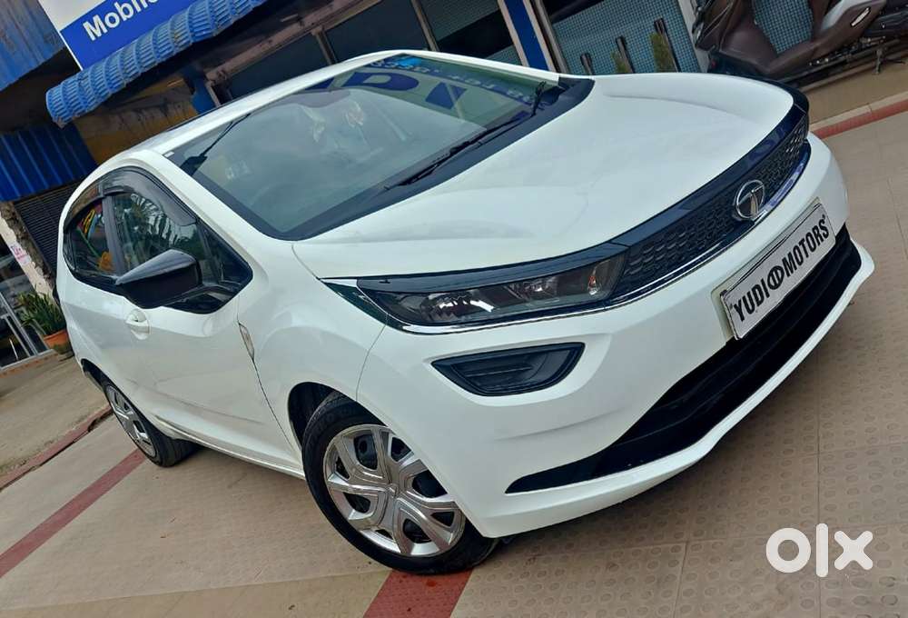Tata Altroz 1.2 Xm Plus, 2024, Petrol