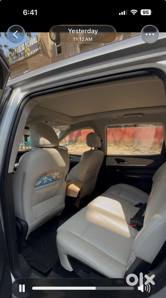 Mahindra Xuv700 2023 Petrol 19522 Km Driven