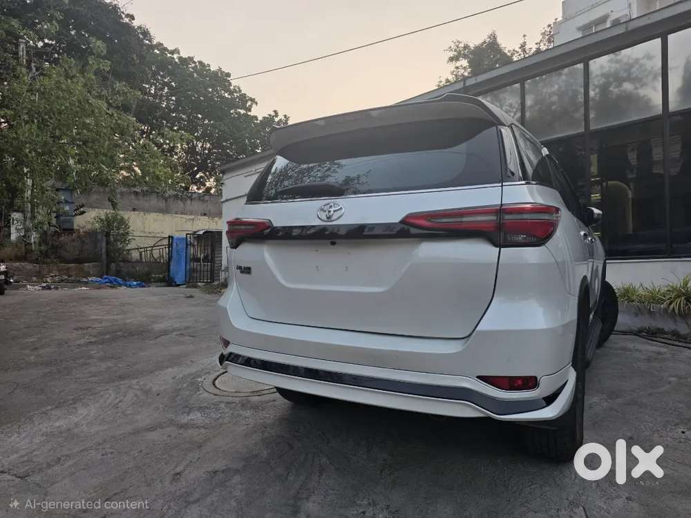 Toyota Fortuner Leader 2025 4x2 Mt