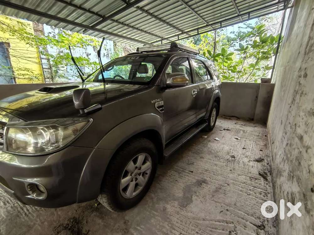 Toyota Fortuner 2011 4x4 Manual