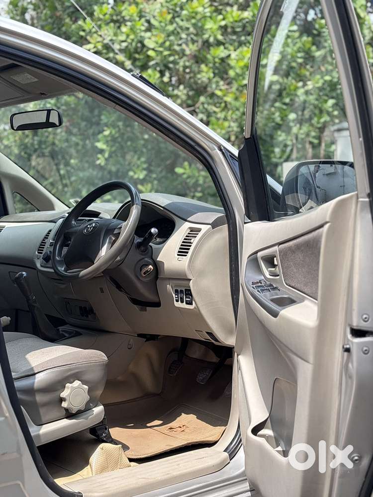 Toyota Innova 2012-2013 2.5 Gx (diesel) 8 Seater Bs Iv, 2012, Diesel