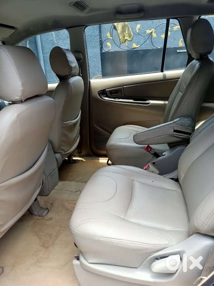 Toyota Innova 2010 Diesel Well Maintained