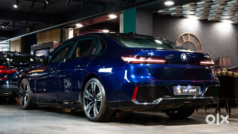 Bmw I7 Xdrive60, 2023, Electric