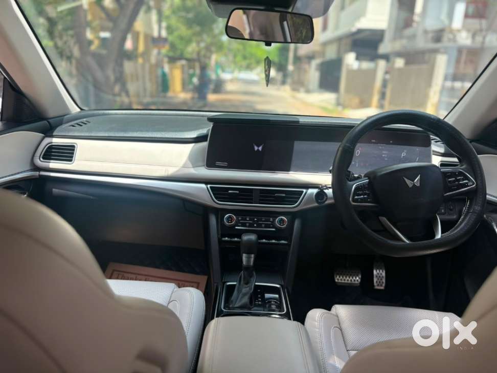 Mahindra Xuv700 2.2 Ax 7 Diesel At Str, 2022, Diesel