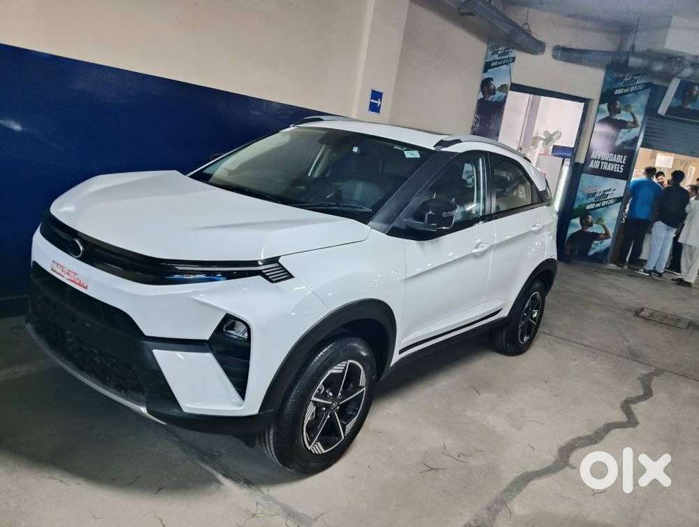 Tata Nexon Creative Plus 1.2 Revotron Petrol 6 Mt, 2026, Petrol