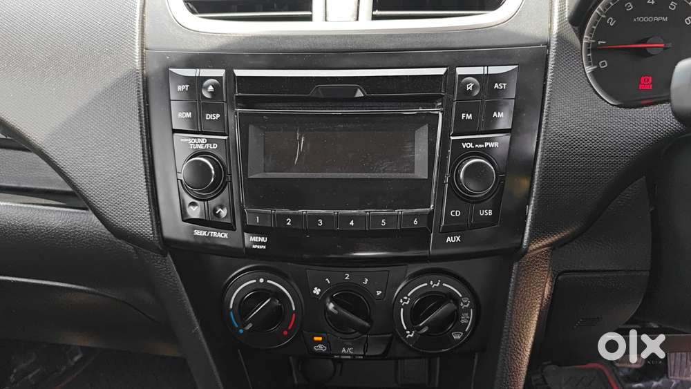 Maruti Suzuki Swift Vxi + Manual, 2017, Petrol